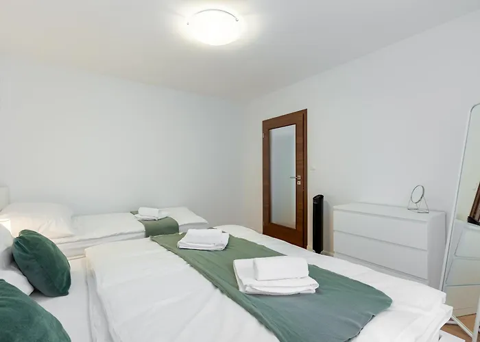 Old Town Oasis 4 * Bratislava