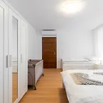 Old Town Oasis 4 *